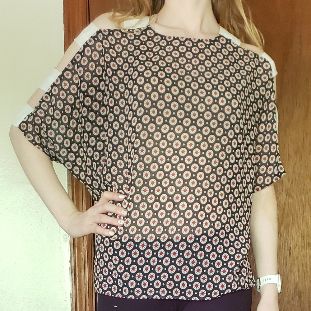Cutout shoulder top